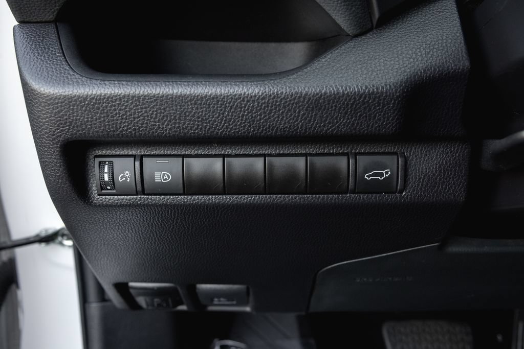 Certified 2024 Toyota RAV4 XLE w/ Convenience Package FWD image 15