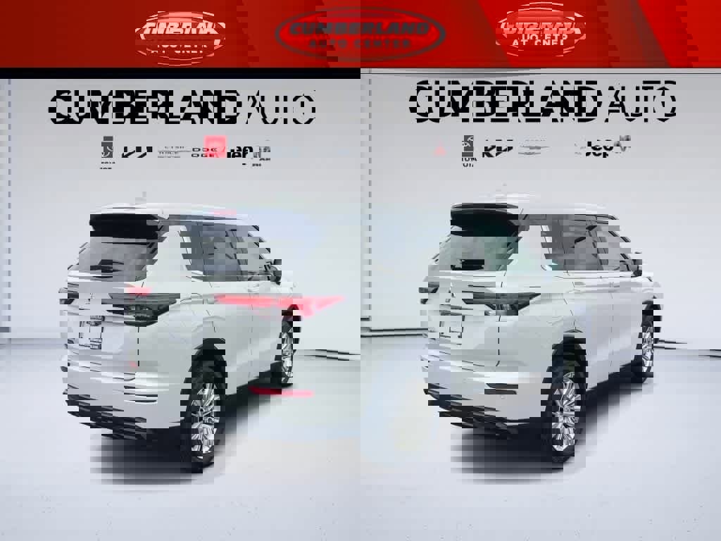 Used 2023 Mitsubishi Outlander ES FWD image 8