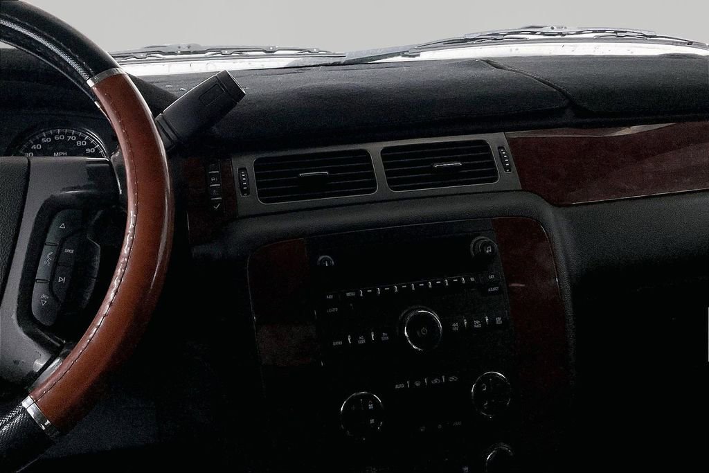 Used 2009 Chevrolet Avalanche LS image 11