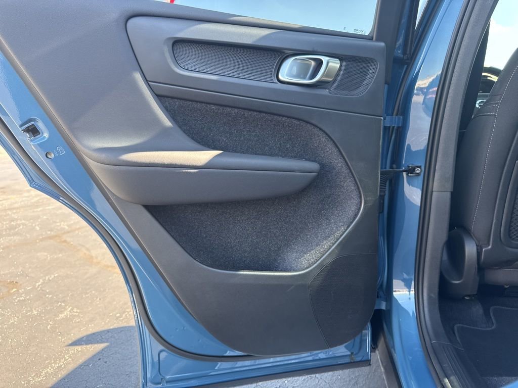 Used 2024 Volvo XC40 B5 Core image 36