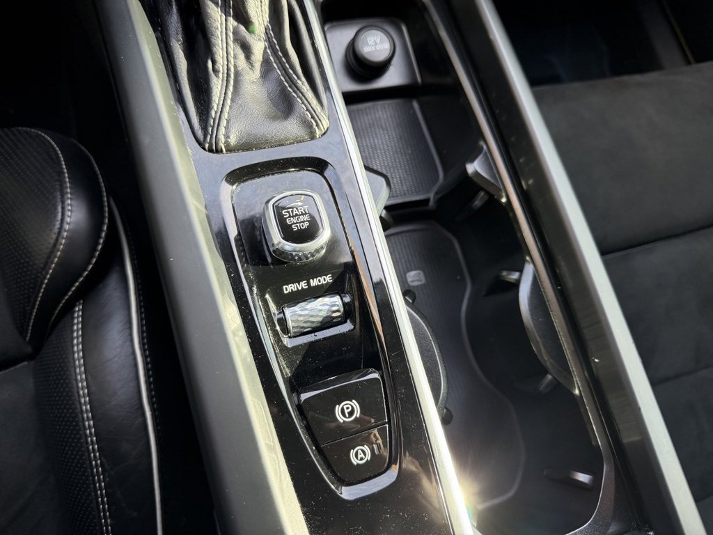 Used 2018 Volvo XC60 T6 R-Design w/ Convenience Package image 25