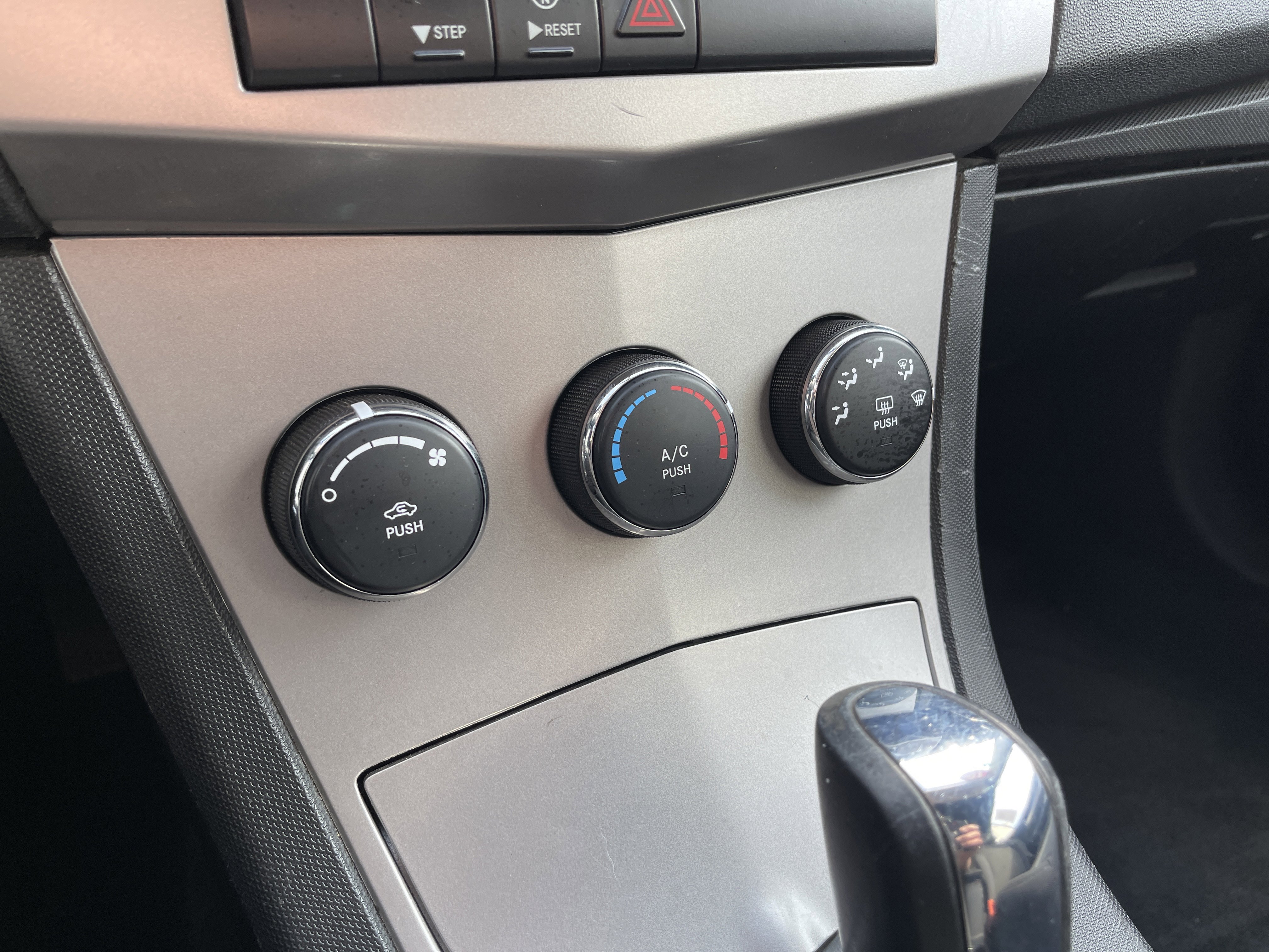 Used 2010 Chrysler Sebring Touring image 17