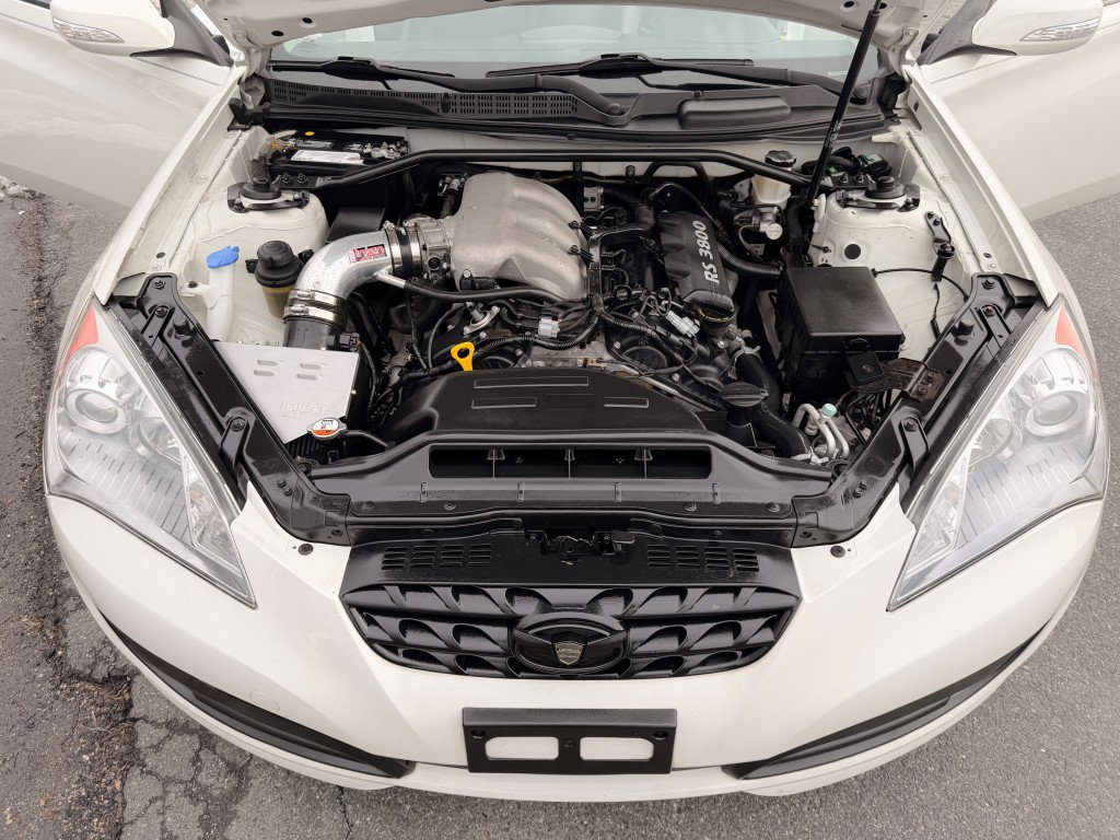 Used 2011 Hyundai Genesis 3.8 image 10