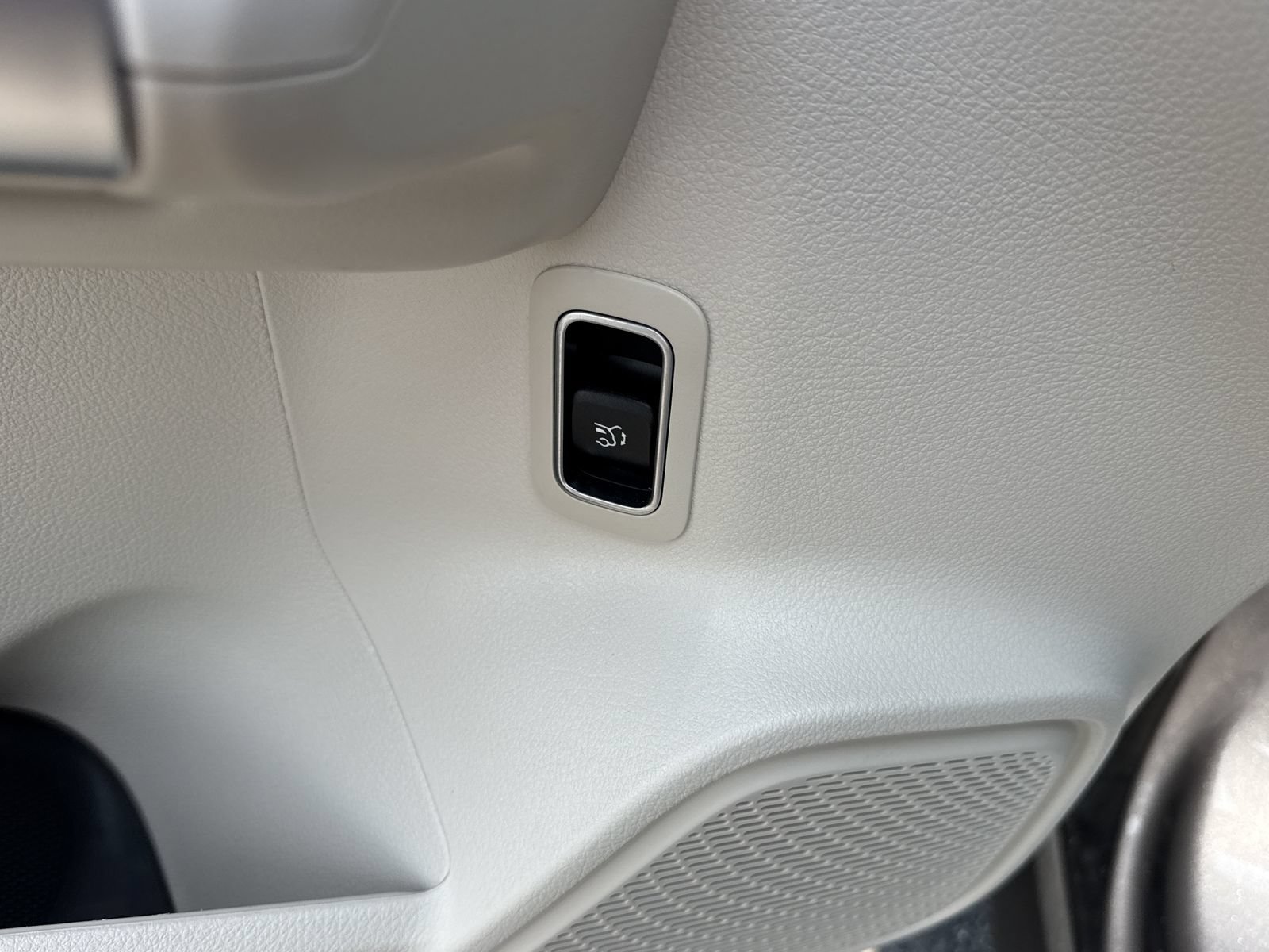 Certified 2022 Mercedes-Benz GLB 250 image 41