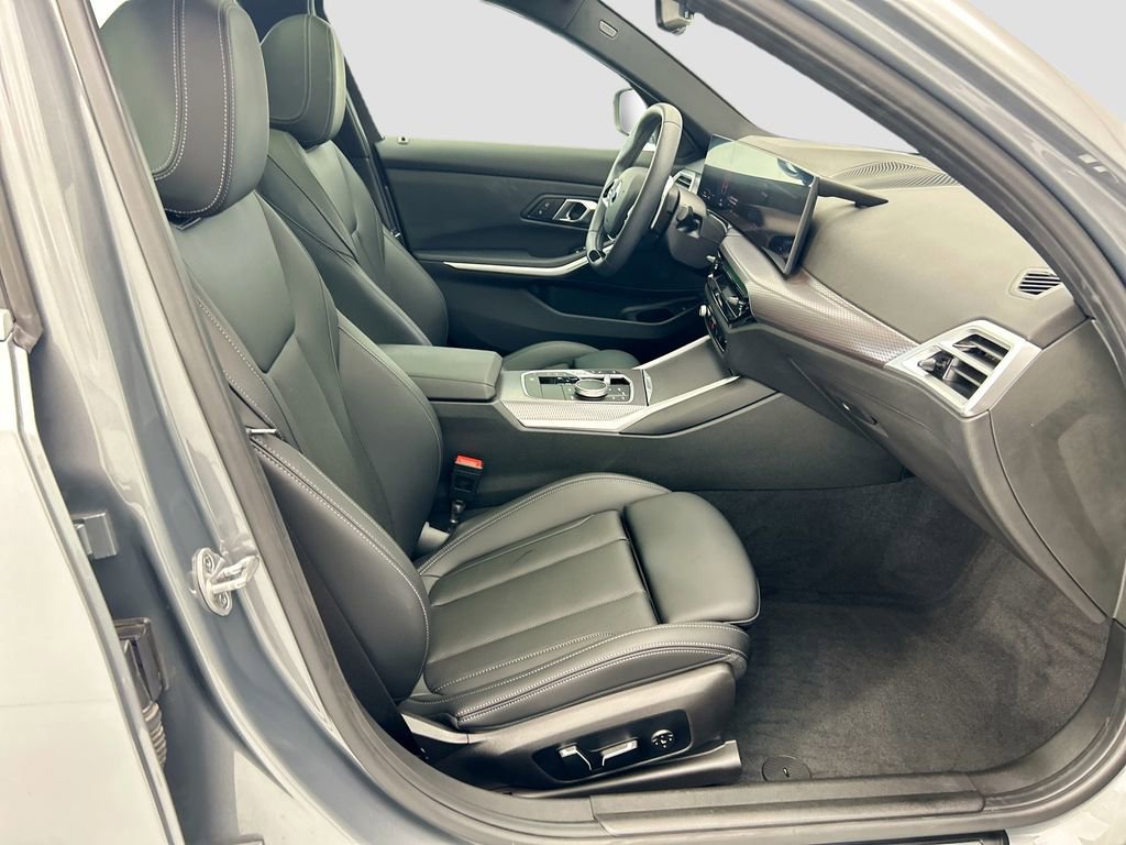 Certified 2025 BMW 330i Sedan w/ Convenience Package image 19