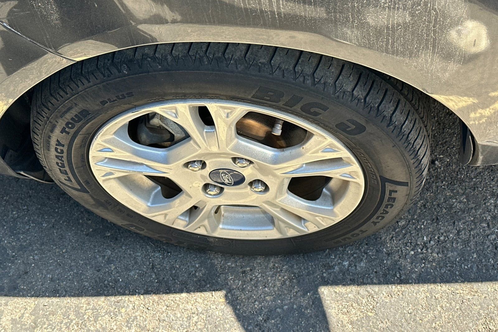 Used 2015 Ford Fiesta SE image 3