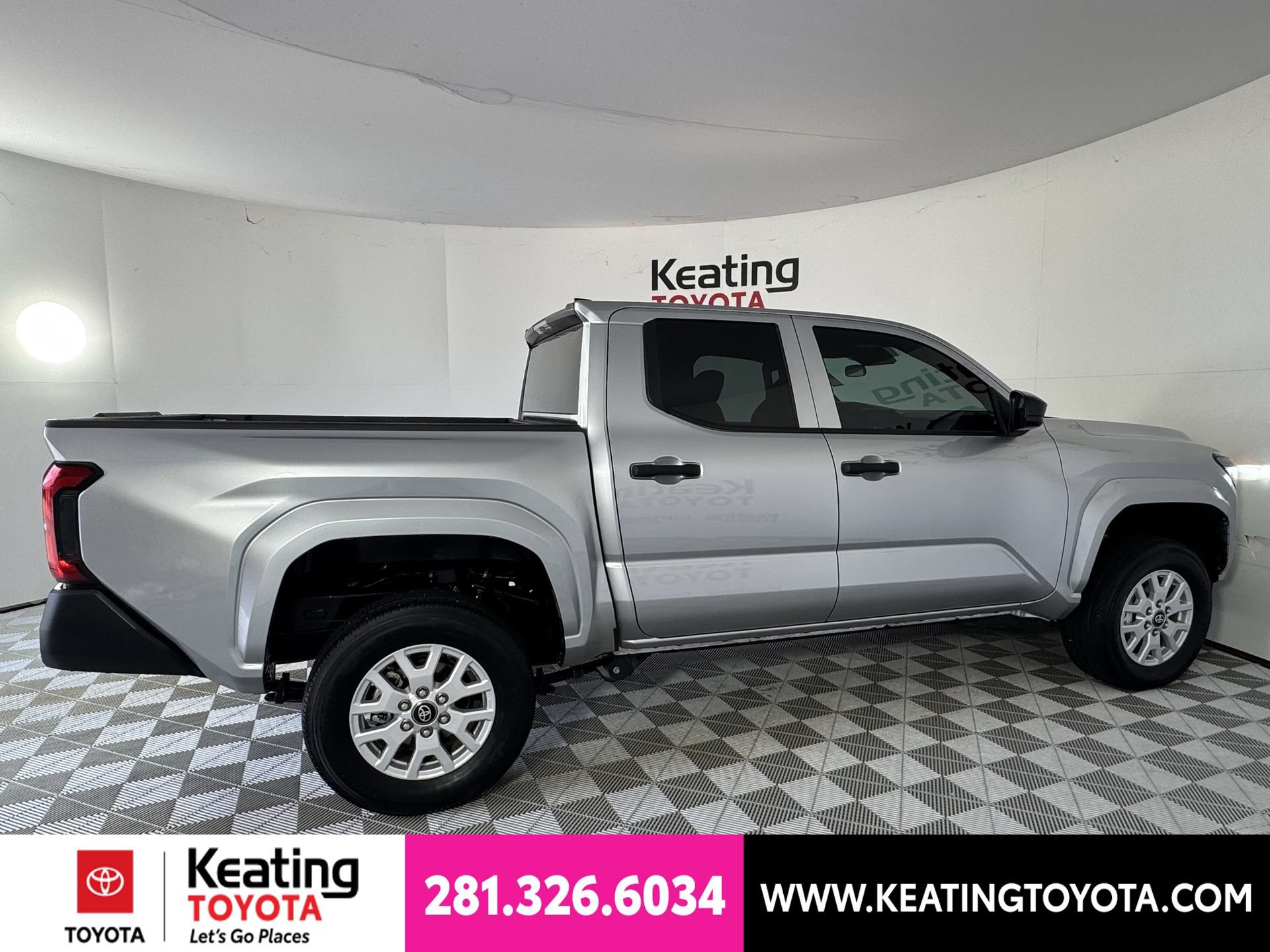 Certified 2025 Toyota Tacoma SR AWD/4WD image 5