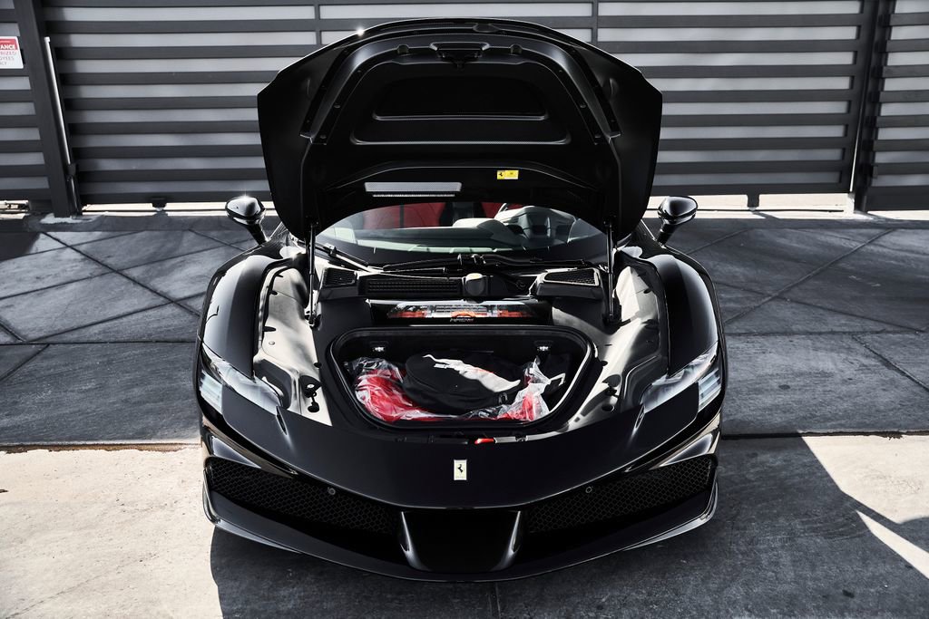 Used 2024 Ferrari SF90 Spider image 19