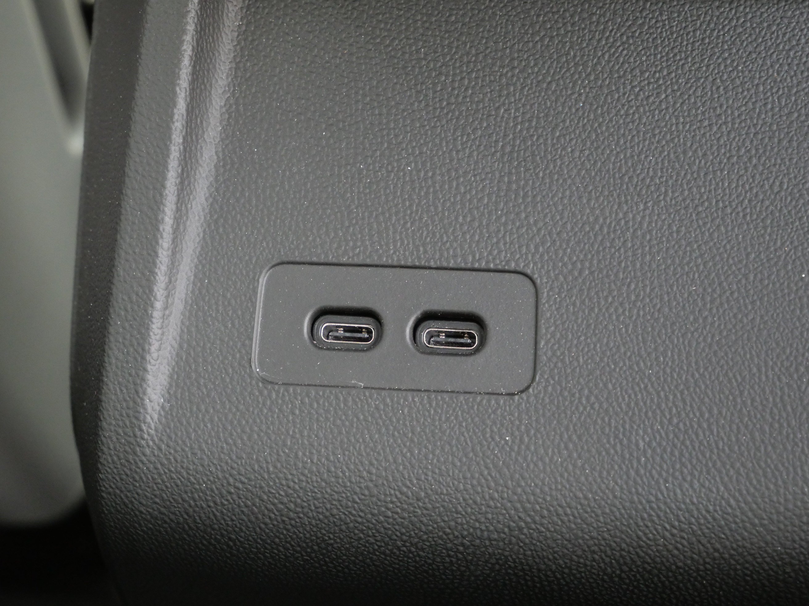 Used 2026 Cadillac Lyriq Luxury w/ LPO, Floor Liner Package AWD/4WD image 7