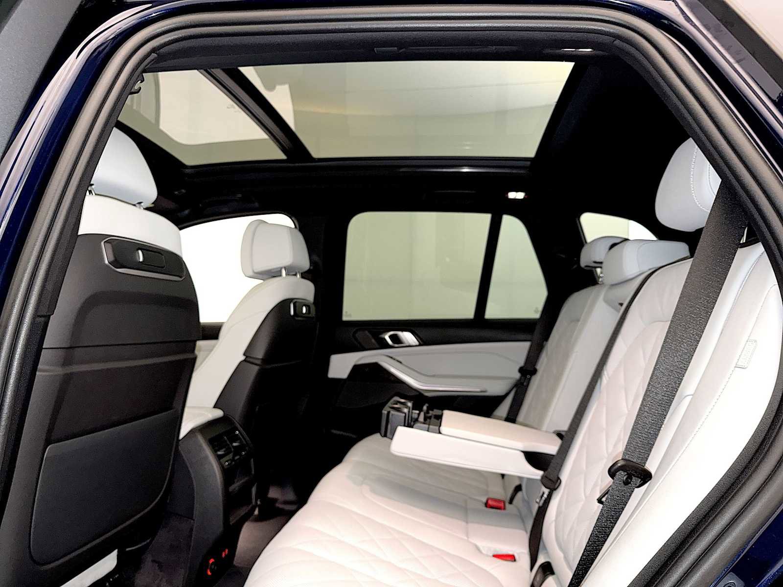 Certified 2024 BMW X5 xDrive40i w/ Premium Package image 21