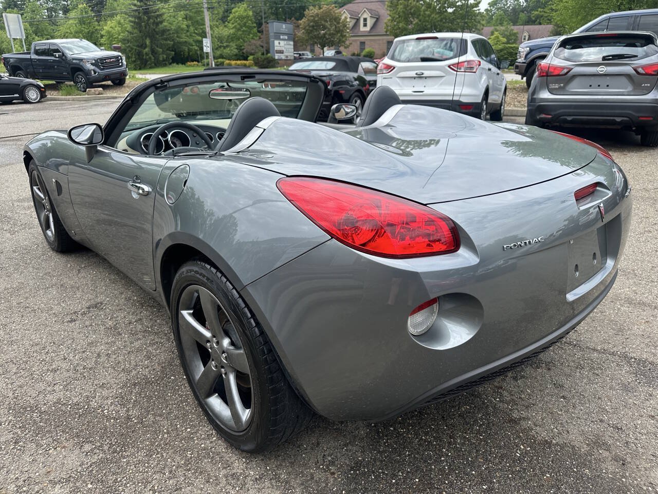 Used 2006 Pontiac Solstice Convertible w/ Premium Package RWD image 4