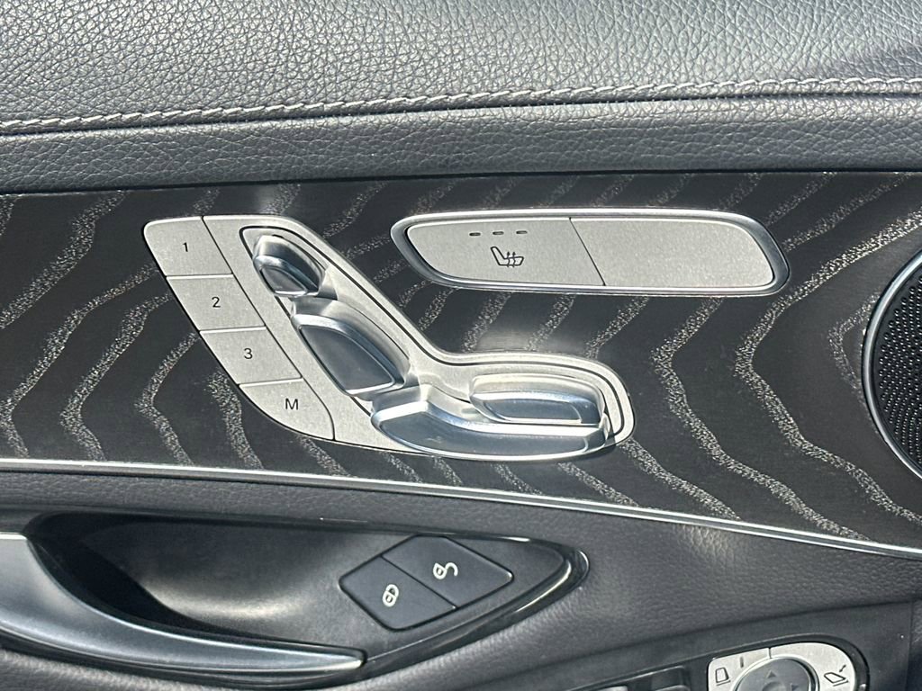 Used 2017 Mercedes-Benz GLC 300 4MATIC Coupe image 11