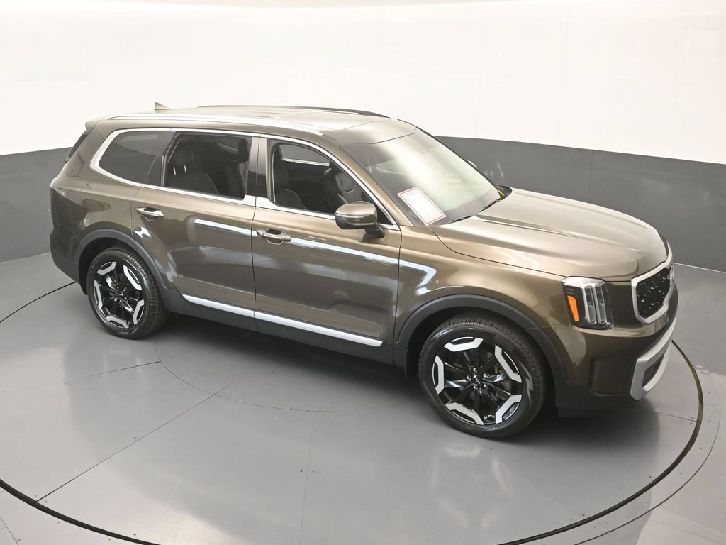 Used 2025 Kia Telluride EX w/ EX Captain's Chair Package FWD image 57