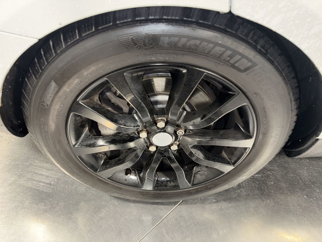 Used 2017 Land Rover Range Rover Sport HSE image 13