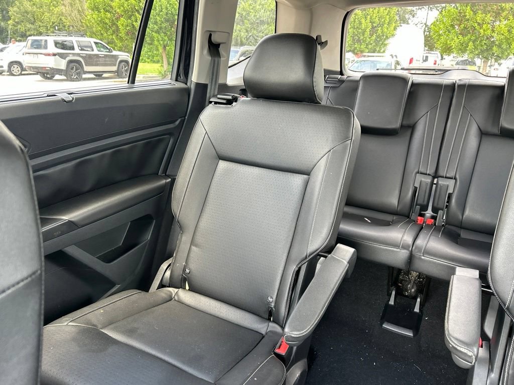 Used 2021 Volkswagen Atlas SE w/ Towing Package FWD image 12
