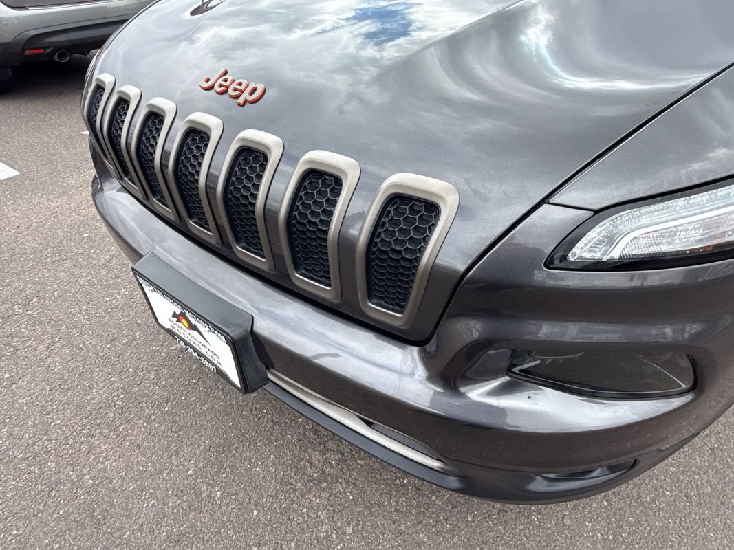 Used 2017 Jeep Cherokee Latitude AWD/4WD image 9
