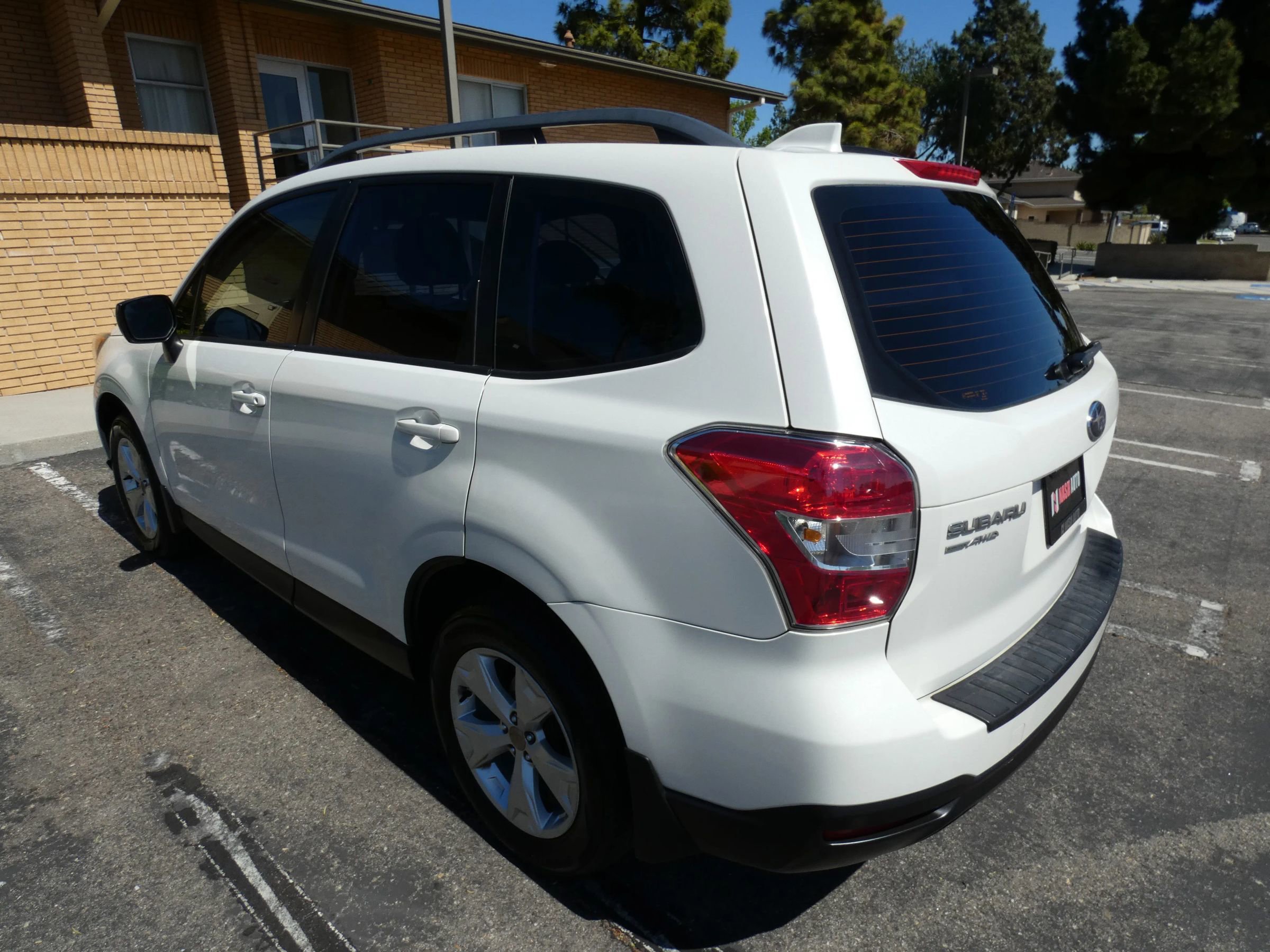 Used 2016 Subaru Forester 2.5i w/ Alloy Wheel Package image 12
