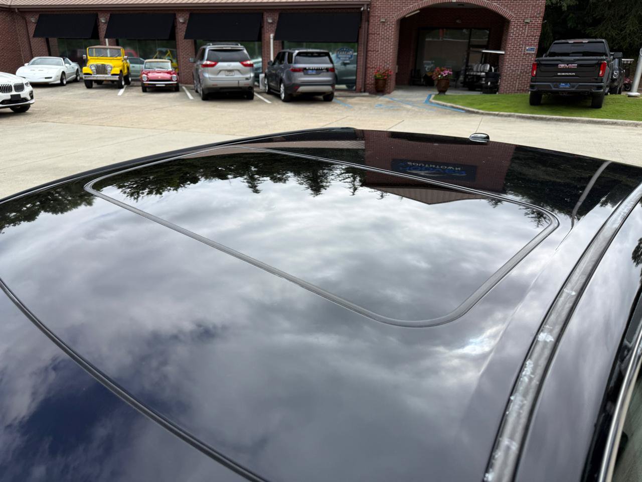 Used 2012 Toyota Camry SE FWD image 9