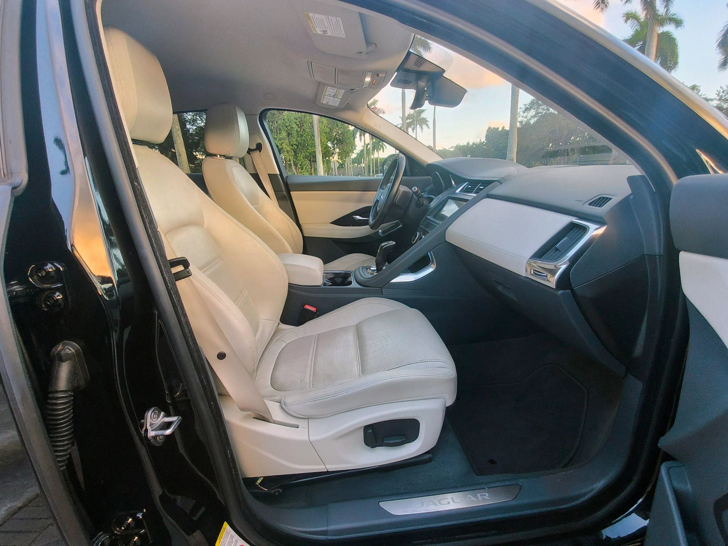 Used 2018 Jaguar E-PACE S image 32