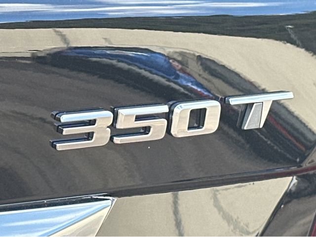 New 2026 Cadillac XT5 Luxury w/ LPO, Floor Liner Package FWD image 9