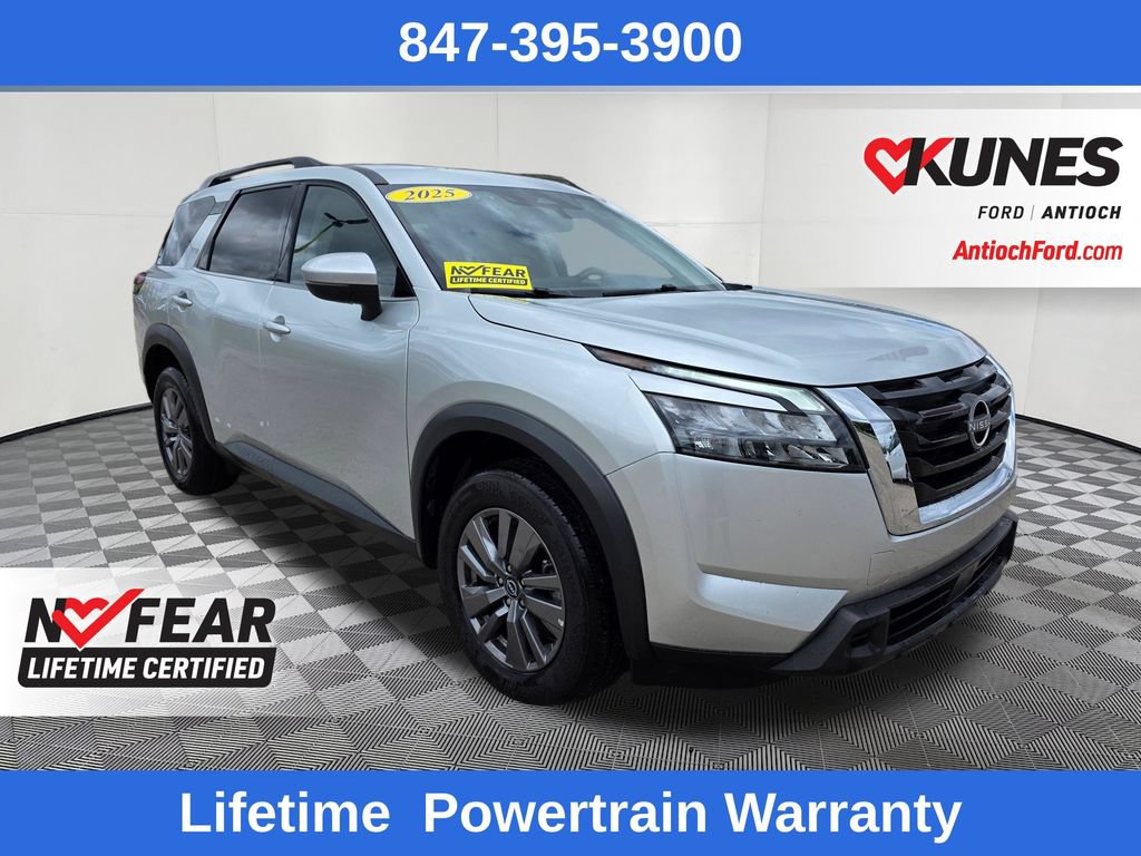 Used 2025 Nissan Pathfinder SV FWD video 1