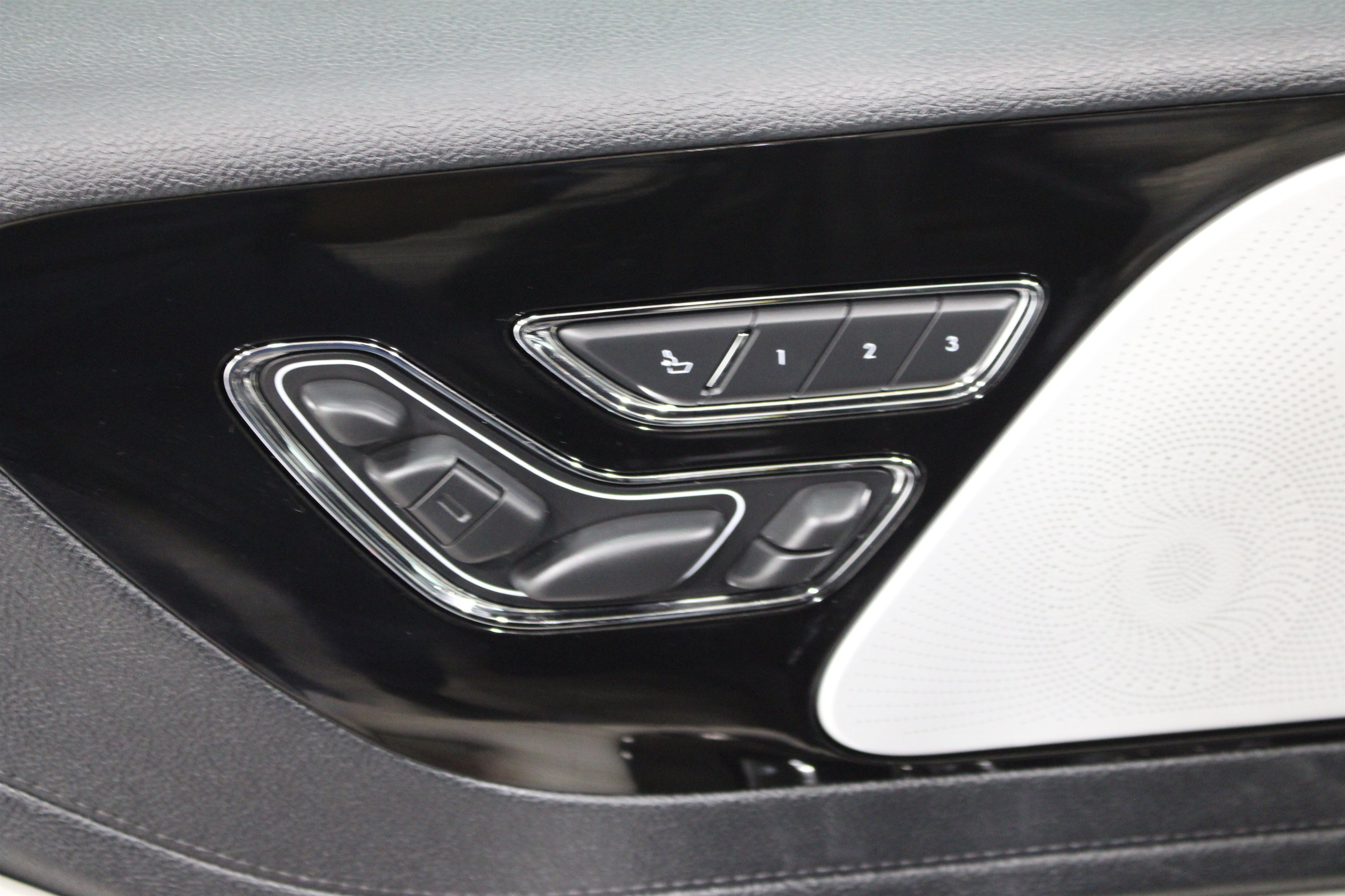 Certified 2026 Lincoln Aviator Reserve AWD/4WD image 7