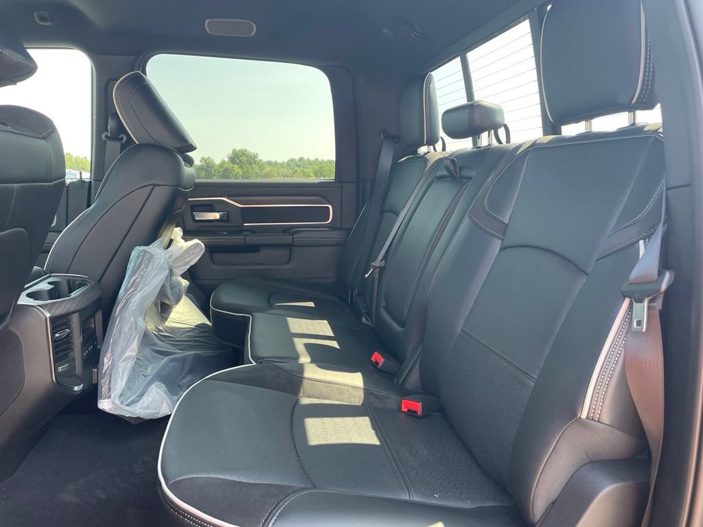 New 2026 RAM 2500 Laramie AWD/4WD image 9