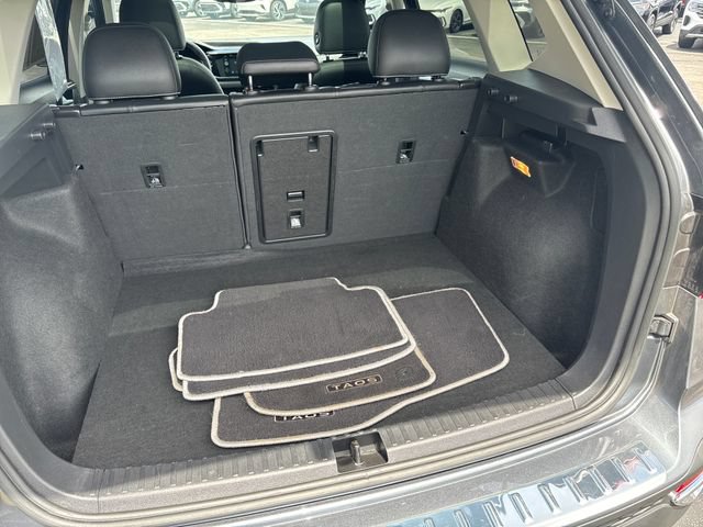 Certified 2023 Volkswagen Taos SEL AWD/4WD image 25