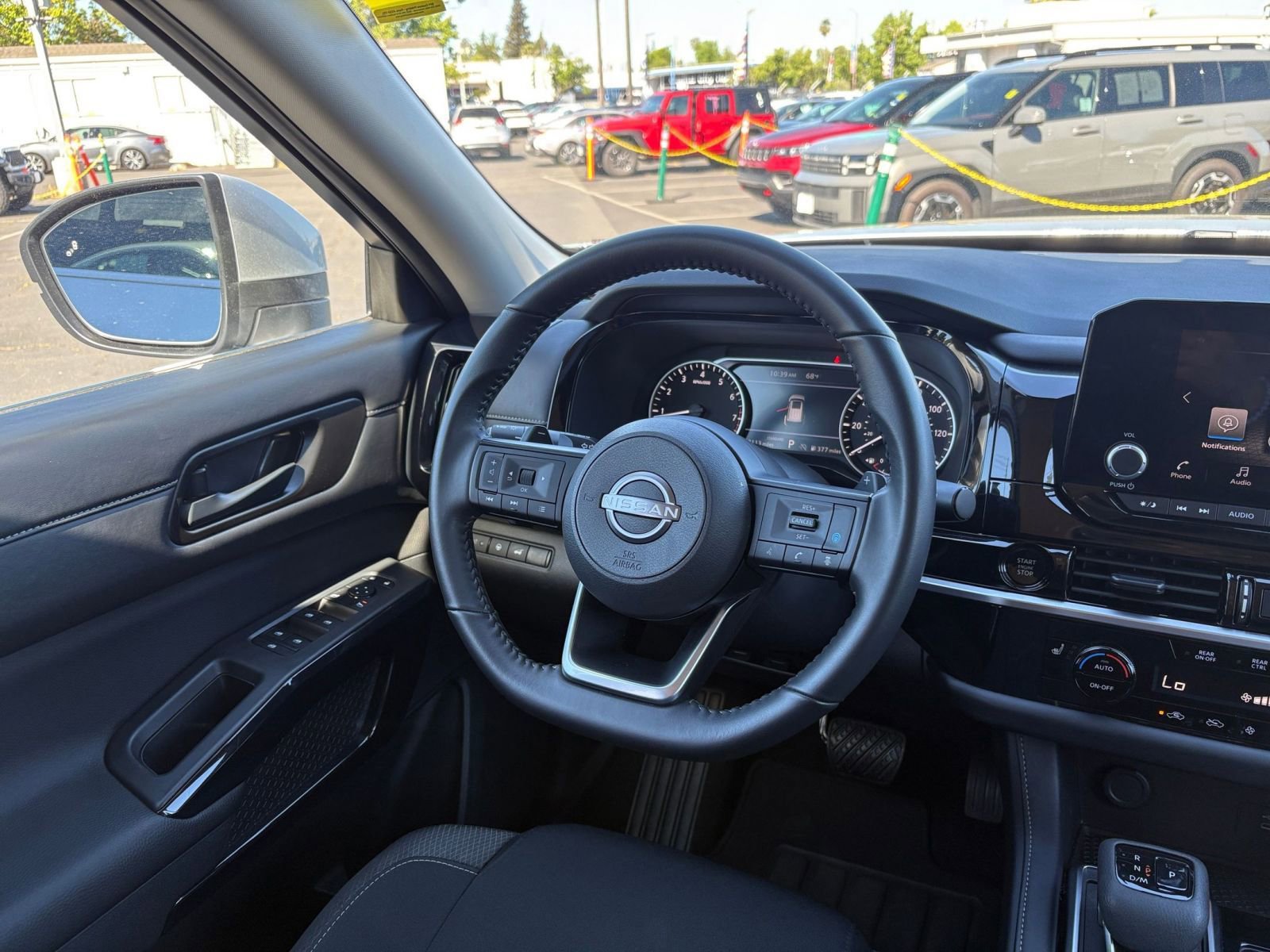 Used 2025 Nissan Pathfinder SV image 37