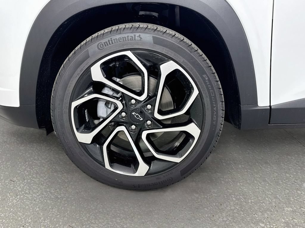 New 2026 Chevrolet Trax RS w/ Sunroof Package FWD image 32