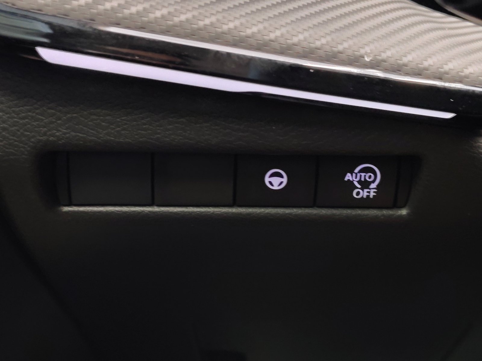 Used 2025 Nissan Kicks SR FWD image 25