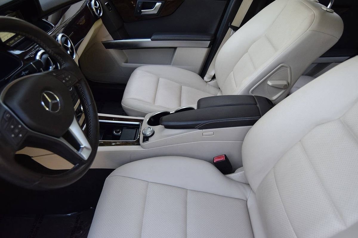 Used 2014 Mercedes-Benz GLK 350 4MATIC w/ Premium 1 Package image 38