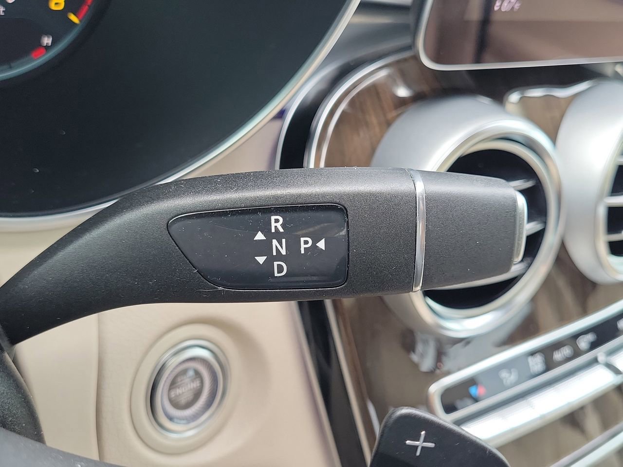 Used 2022 Mercedes-Benz GLC 300 image 30