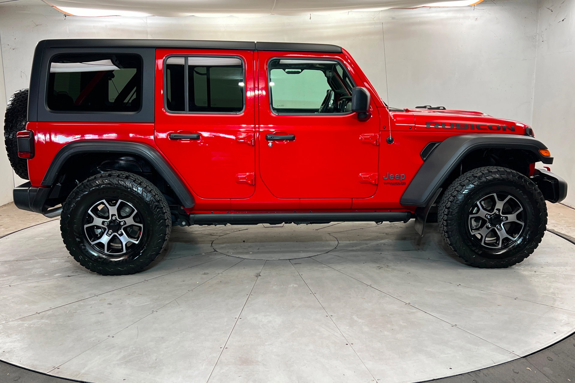 Used 2021 Jeep Wrangler Unlimited Rubicon w/ LED Lighting Group AWD/4WD image 6