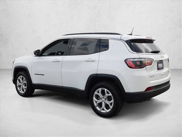 Used 2024 Jeep Compass Latitude AWD/4WD image 14