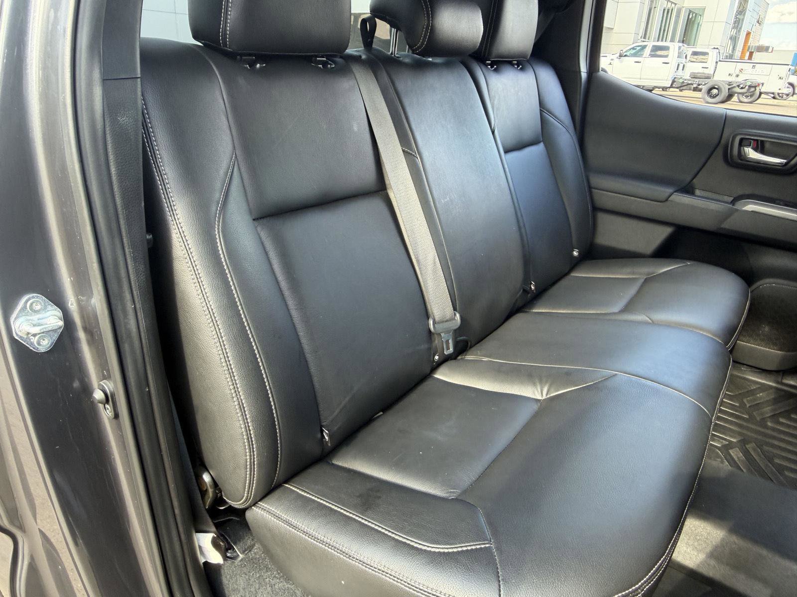 Used 2021 Toyota Tacoma TRD Sport AWD/4WD image 21