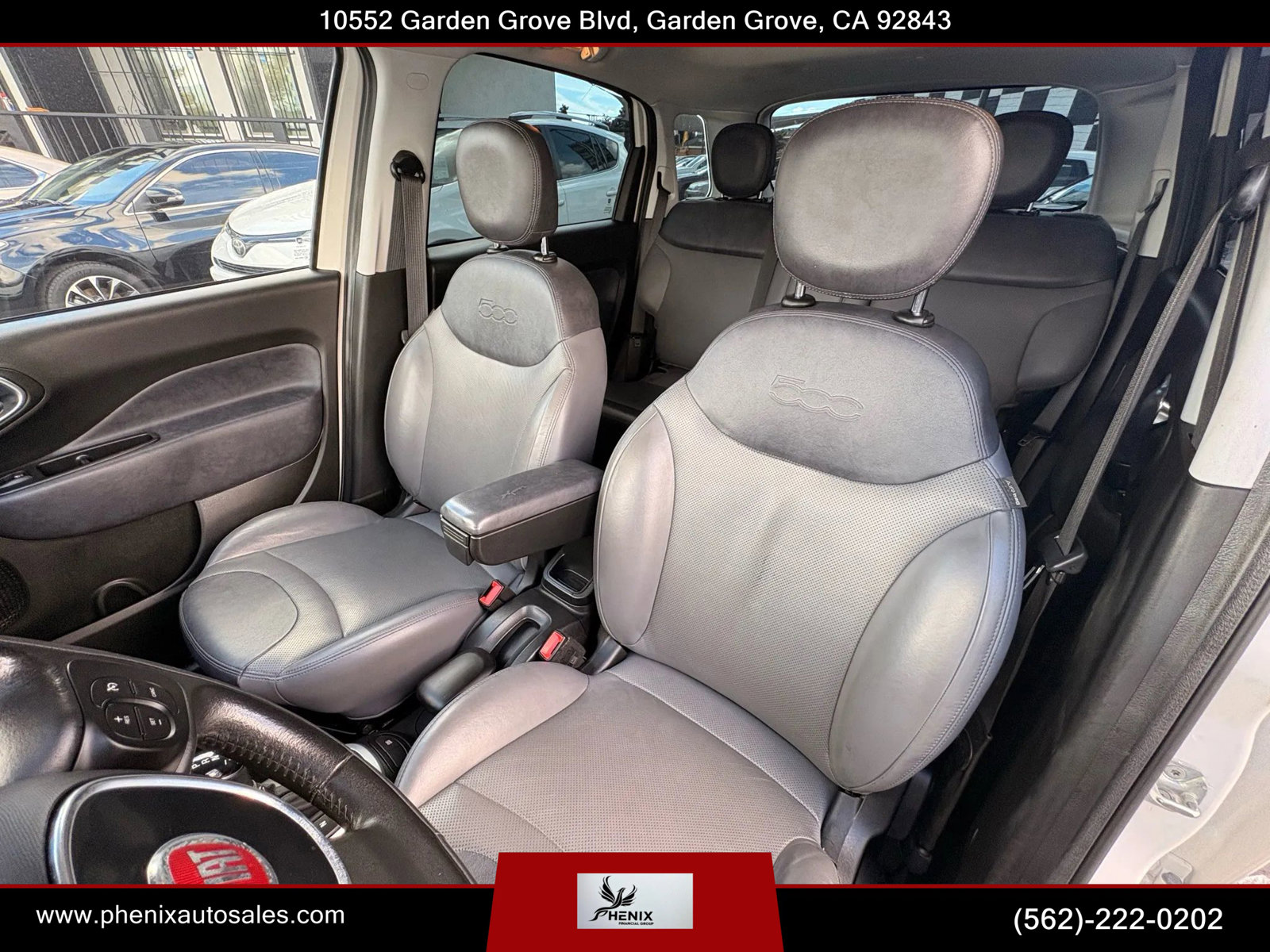 Used 2017 FIAT 500L Trekking w/ Dual-Pane Sunroof Package image 18