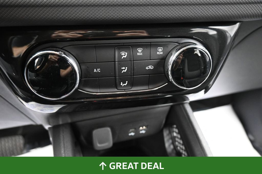 Used 2025 Chevrolet TrailBlazer LT AWD/4WD image 39