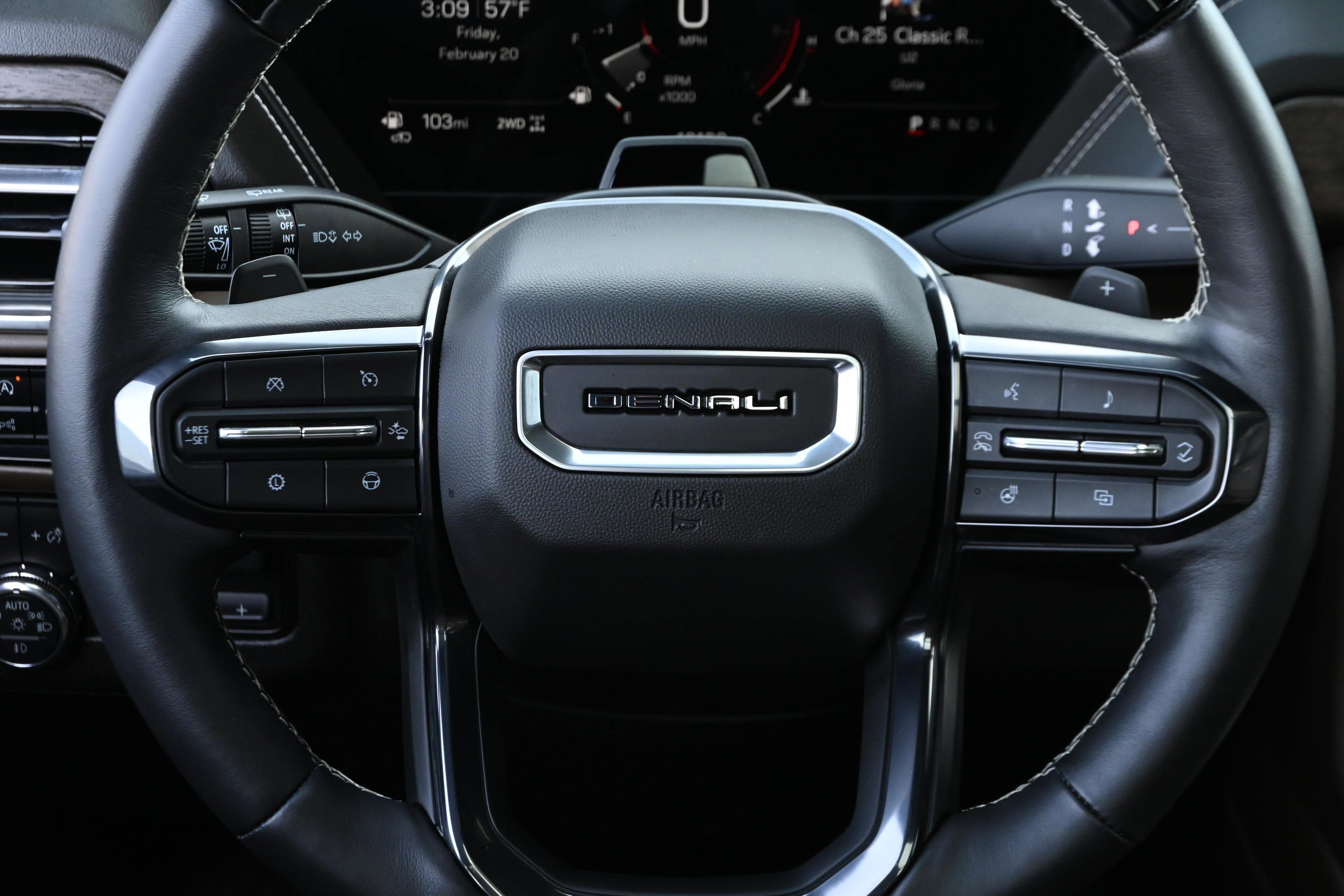 Used 2025 GMC Yukon Denali Ultimate image 34