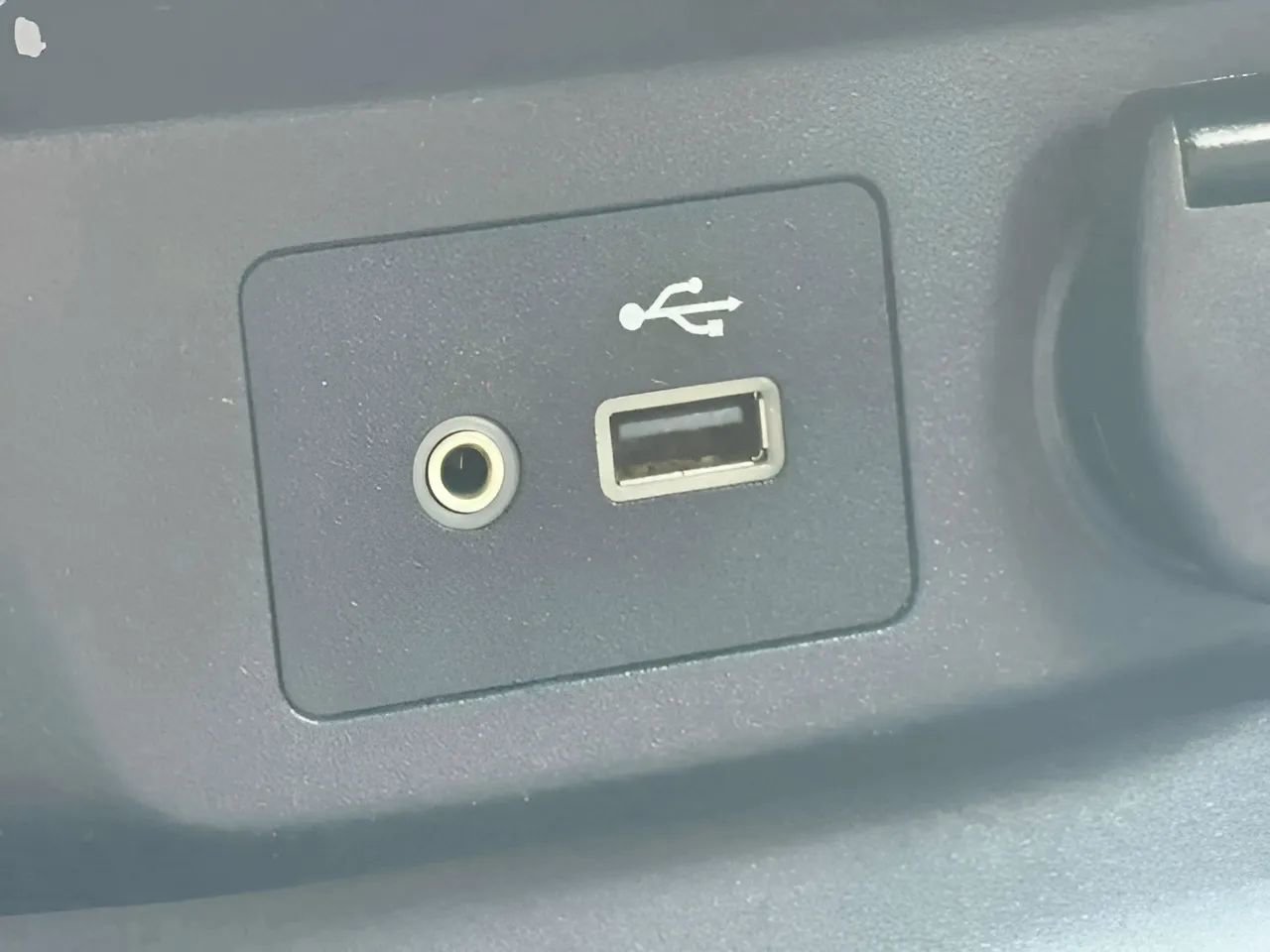 Used 2019 Nissan Rogue SV image 19