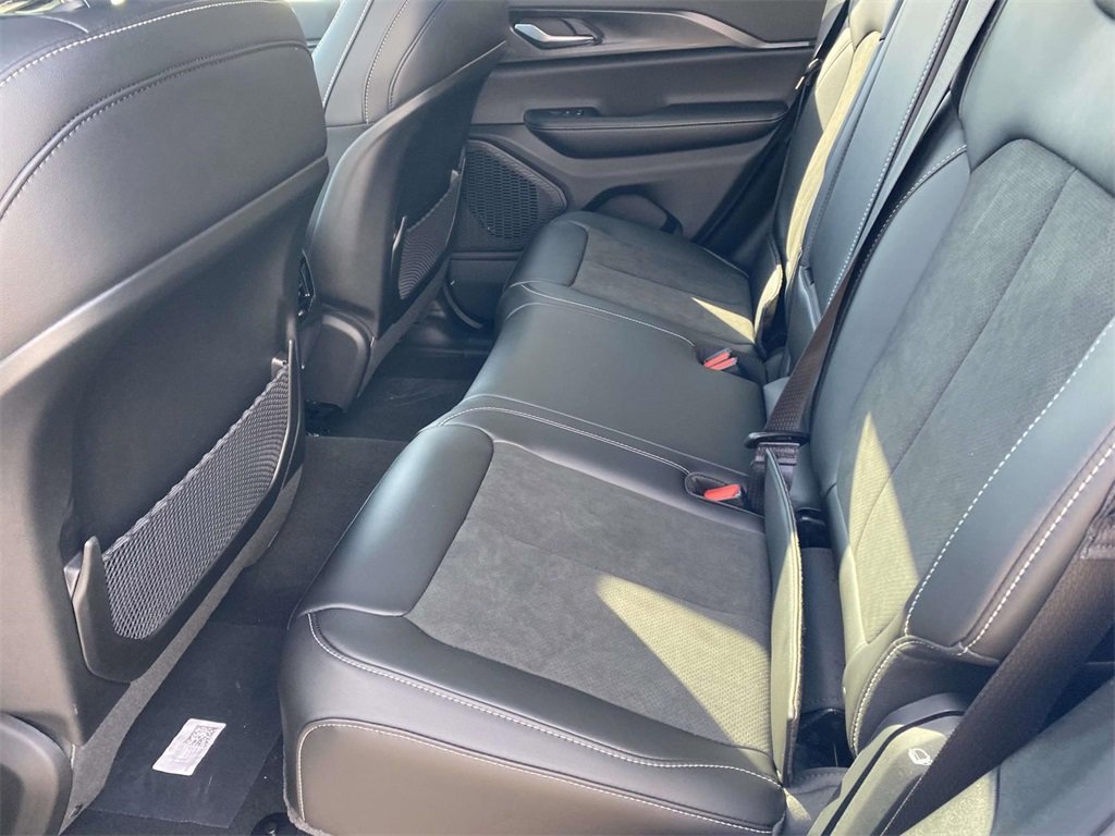 New 2025 Jeep Grand Cherokee Laredo image 40