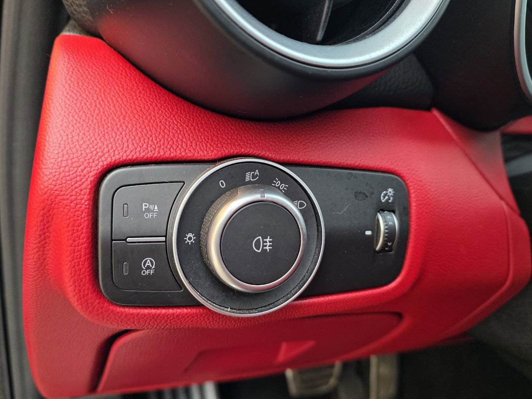 Used 2018 Alfa Romeo Giulia Ti Sport w/ Quick Order Package 22S Sport image 20