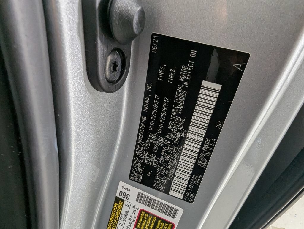 Used 2021 Toyota Sienna XLE FWD image 29