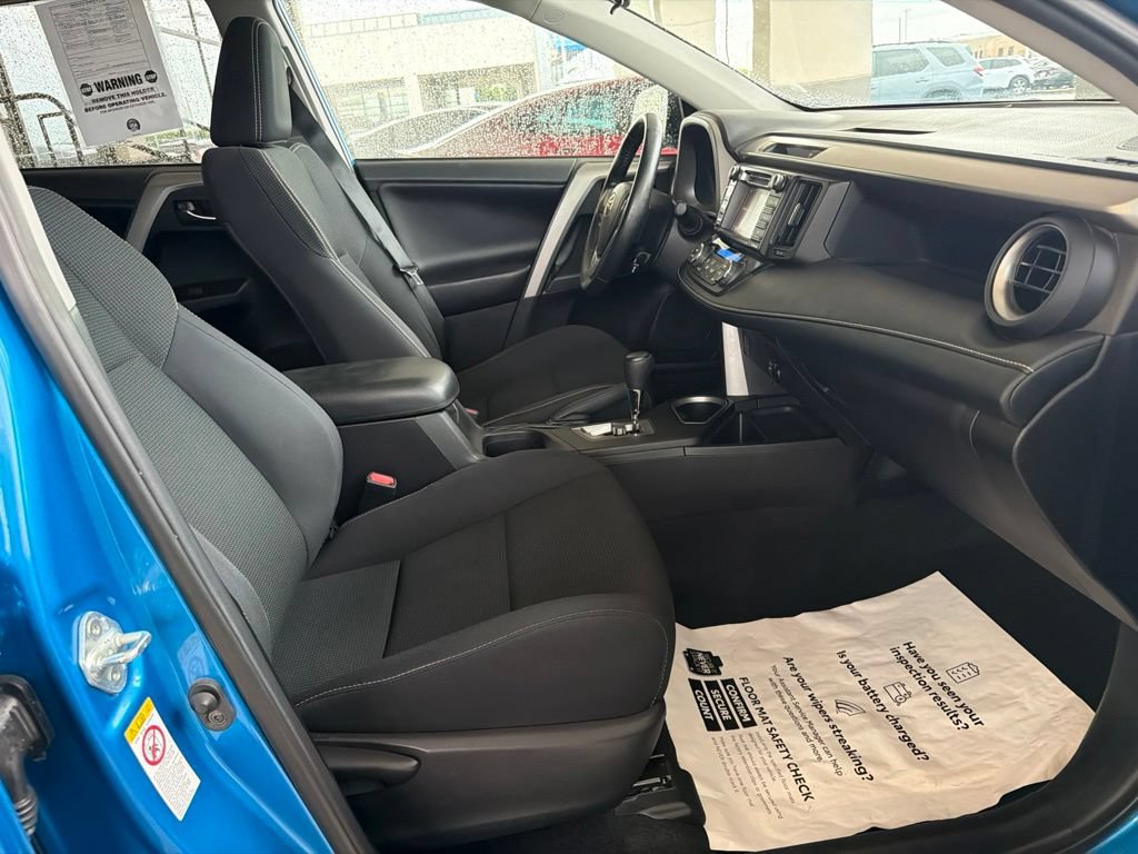 Used 2018 Toyota RAV4 XLE AWD/4WD image 24