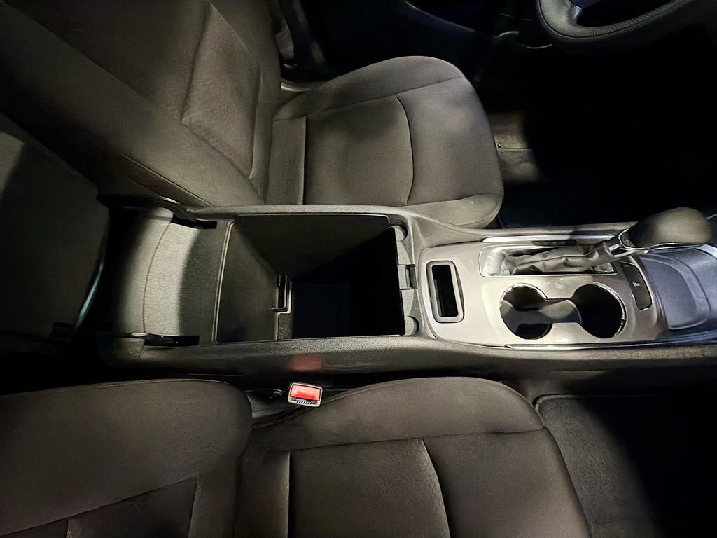 Used 2021 Chevrolet Malibu LT FWD image 34