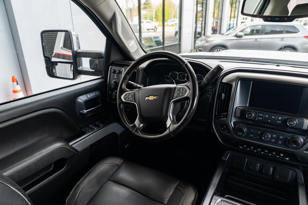 Used 2018 Chevrolet Silverado 2500 LTZ image 9