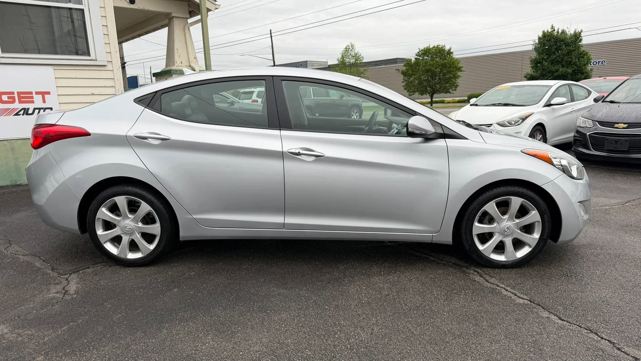 Used 2012 Hyundai Elantra Limited w/ Technology Pkg 5 FWD image 6