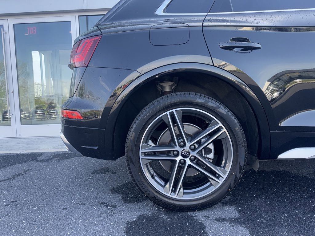 Certified 2025 Audi Q5 e Premium Plus image 5