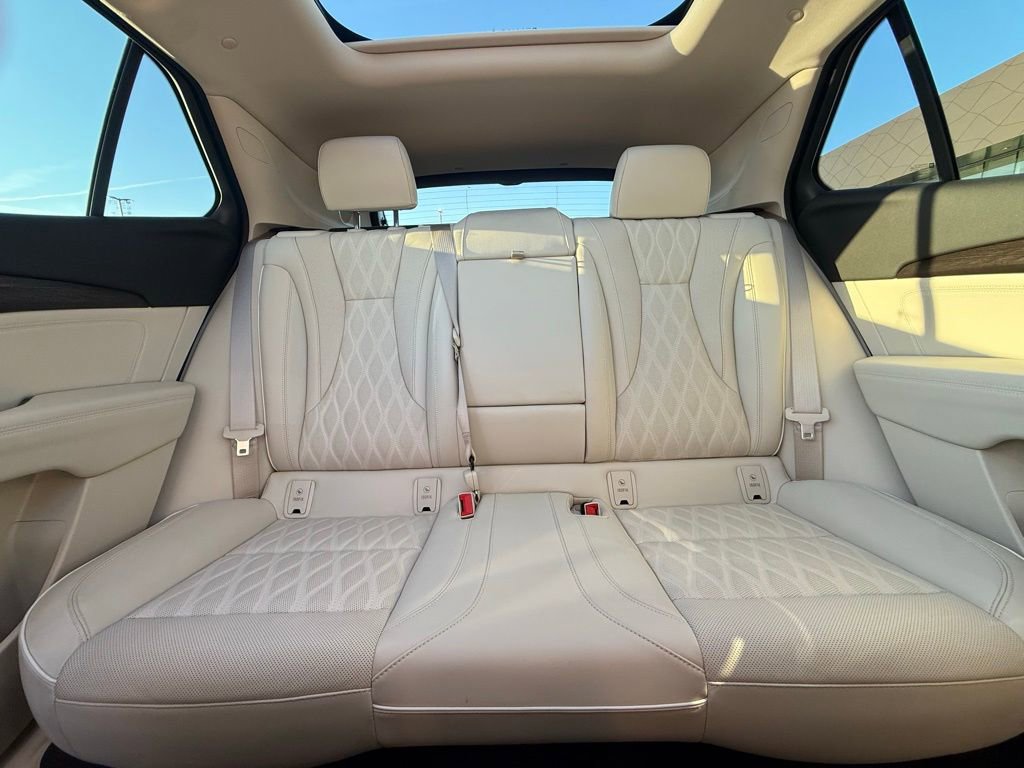Used 2023 Buick Envision Avenir FWD image 28