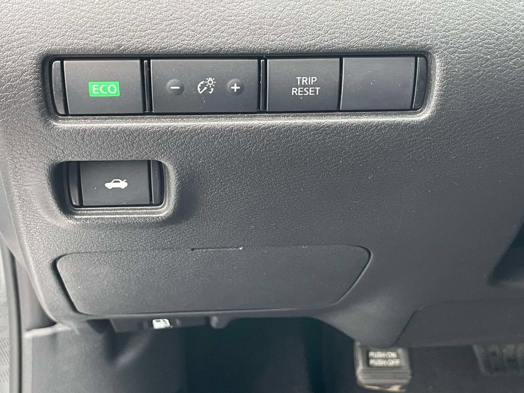 Used 2023 Nissan Sentra SV FWD image 19